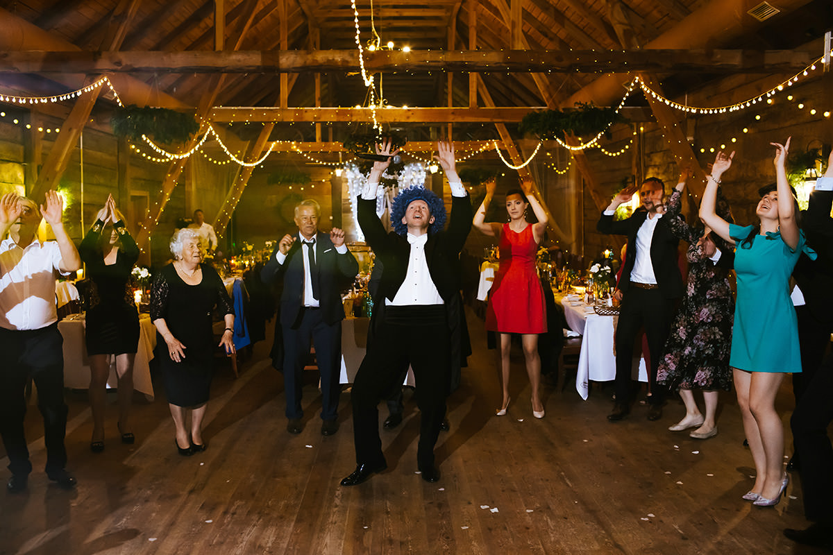 fotograf ślubny wesele w stodole Dwór Mościbrody
