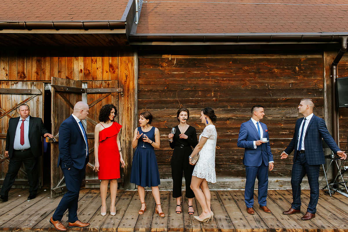 fotograf ślubny wesele w stodole pod Warszawą 